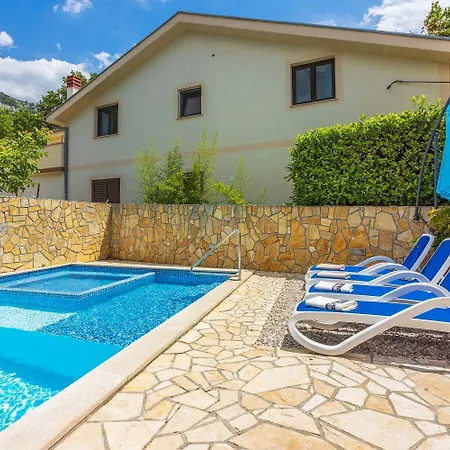 Appartamento Ruhiges Mit Holzkohlegrill, Pool Mit Whirlpoolfunktion, Waschmaschine, Trockner
