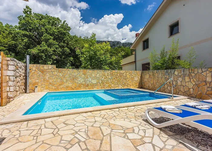Ruhiges Mit Holzkohlegrill, Pool Mit Whirlpoolfunktion, Waschmaschine, Trockner Apartamento