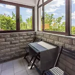 Ruhiges Mit Holzkohlegrill, Pool Mit Whirlpoolfunktion, Waschmaschine, Trockner Apartmán