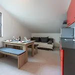 Ruhiges Mit Holzkohlegrill, Pool Mit Whirlpoolfunktion, Waschmaschine, Trockner Apartmán Grižane