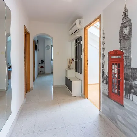 아파트 Ruhiges Mit Holzkohlegrill, Pool Mit Whirlpoolfunktion, Waschmaschine, Trockner Grižane