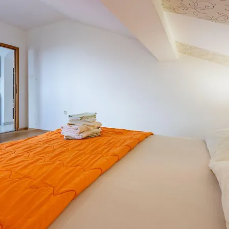 Apartment Ruhiges Mit Holzkohlegrill, Pool Mit Whirlpoolfunktion, Waschmaschine, Trockner Grizane-Belgrad