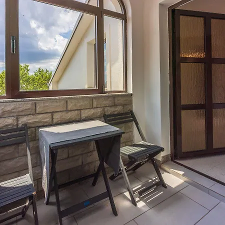Ruhiges Mit Holzkohlegrill, Pool Mit Whirlpoolfunktion, Waschmaschine, Trockner Apartment *