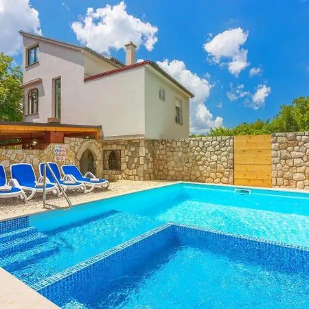 Ruhiges Mit Holzkohlegrill, Pool Mit Whirlpoolfunktion, Waschmaschine, Trockner Grizane-Belgrad