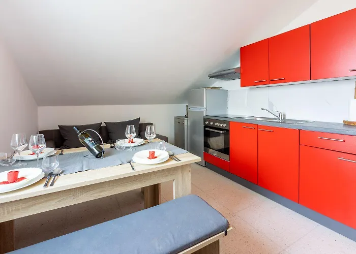 Ruhiges Mit Holzkohlegrill, Pool Mit Whirlpoolfunktion, Waschmaschine, Trockner * Grižane