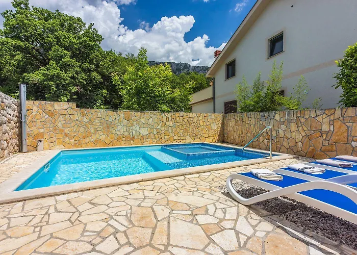 Ruhiges Mit Holzkohlegrill, Pool Mit Whirlpoolfunktion, Waschmaschine, Trockner * Grižane