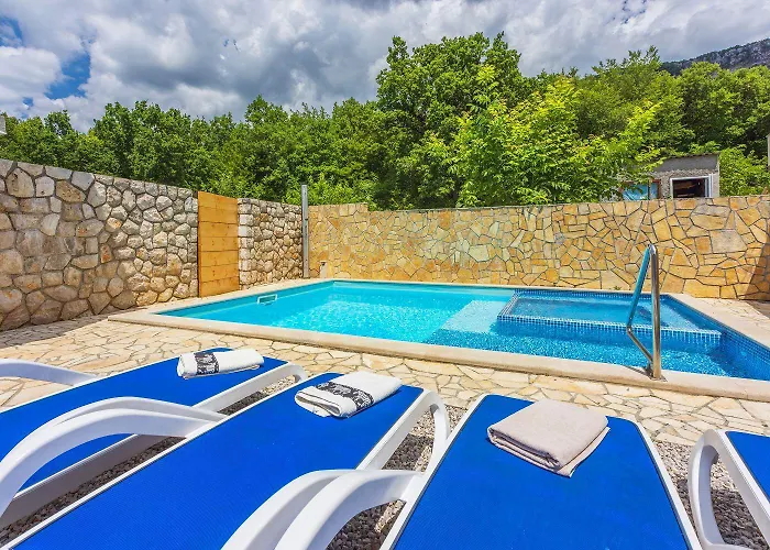 Ruhiges Mit Holzkohlegrill, Pool Mit Whirlpoolfunktion, Waschmaschine, Trockner * Grižane