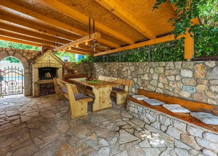 דירה Ruhiges Mit Holzkohlegrill, Pool Mit Whirlpoolfunktion, Waschmaschine, Trockner